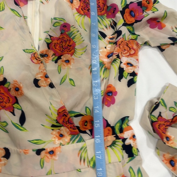 Goodnight Macarroon Floral Romper size M summer vacation - Picture 9 of 13